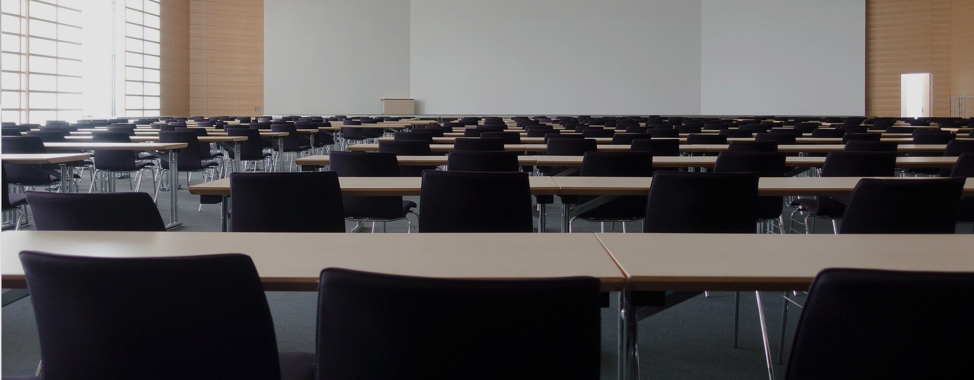 記事のヘッダー画像 会議場の画像